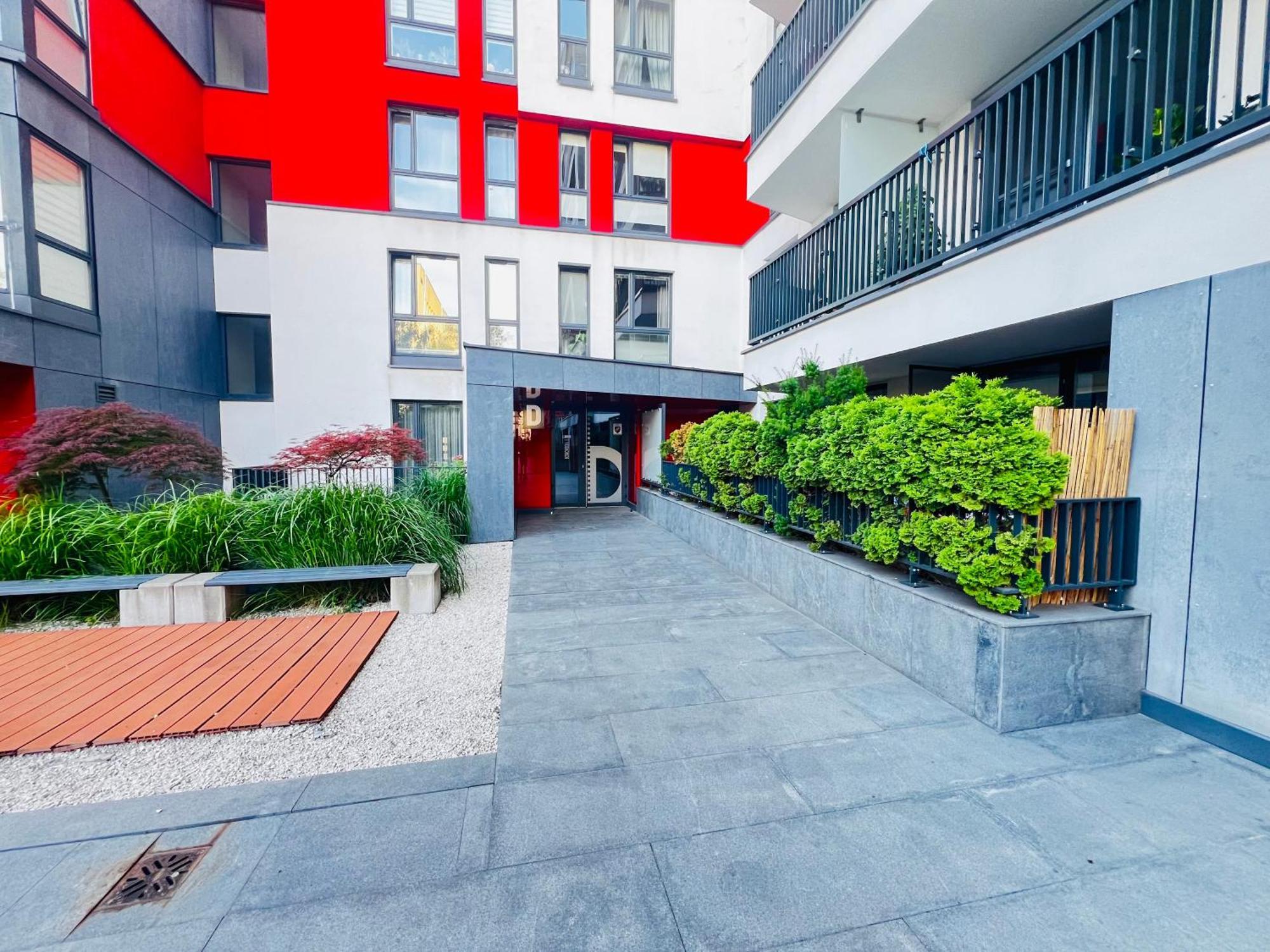 Apartament Filmowa Kawalerka Z Uroczym Tarasem I Garazem Podziemnym