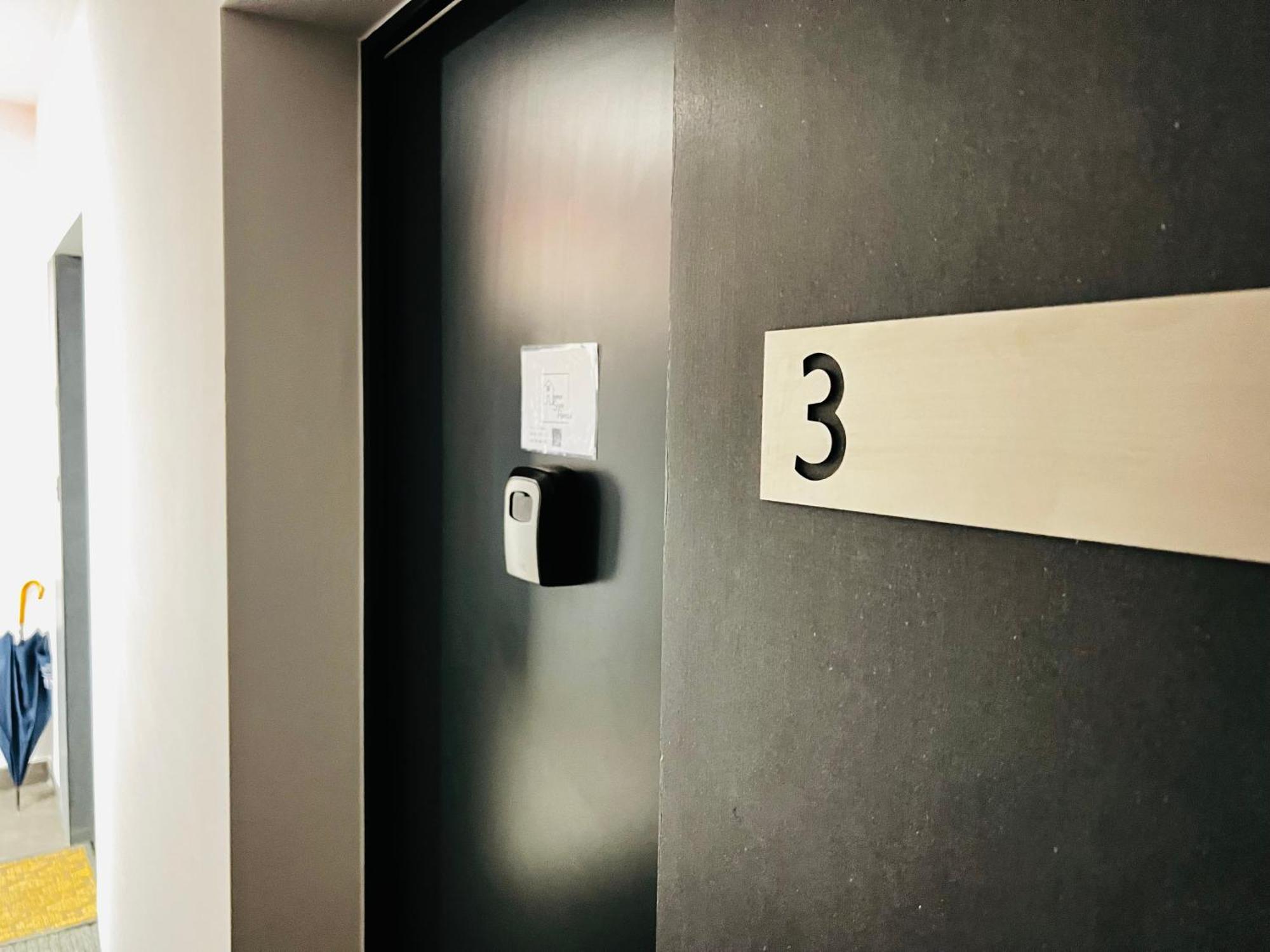 Apartament Filmowa Kawalerka Z Uroczym Tarasem I Garazem Podziemnym Warszawa